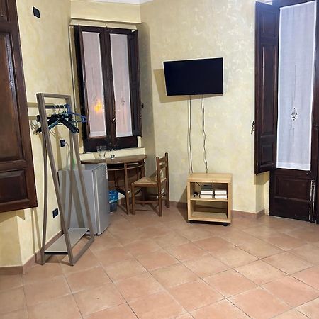 B&B L'Angolo Sulla Piazza Mirabella Imbaccari Ngoại thất bức ảnh