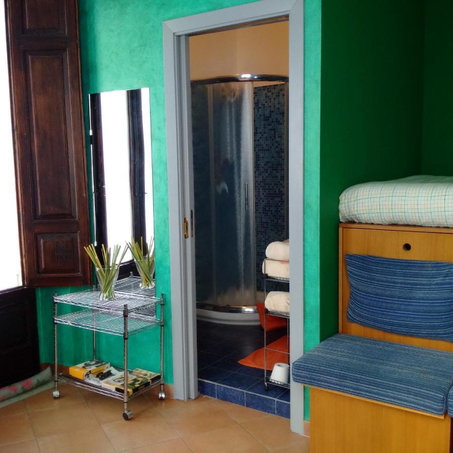 B&B L'Angolo Sulla Piazza Mirabella Imbaccari Ngoại thất bức ảnh